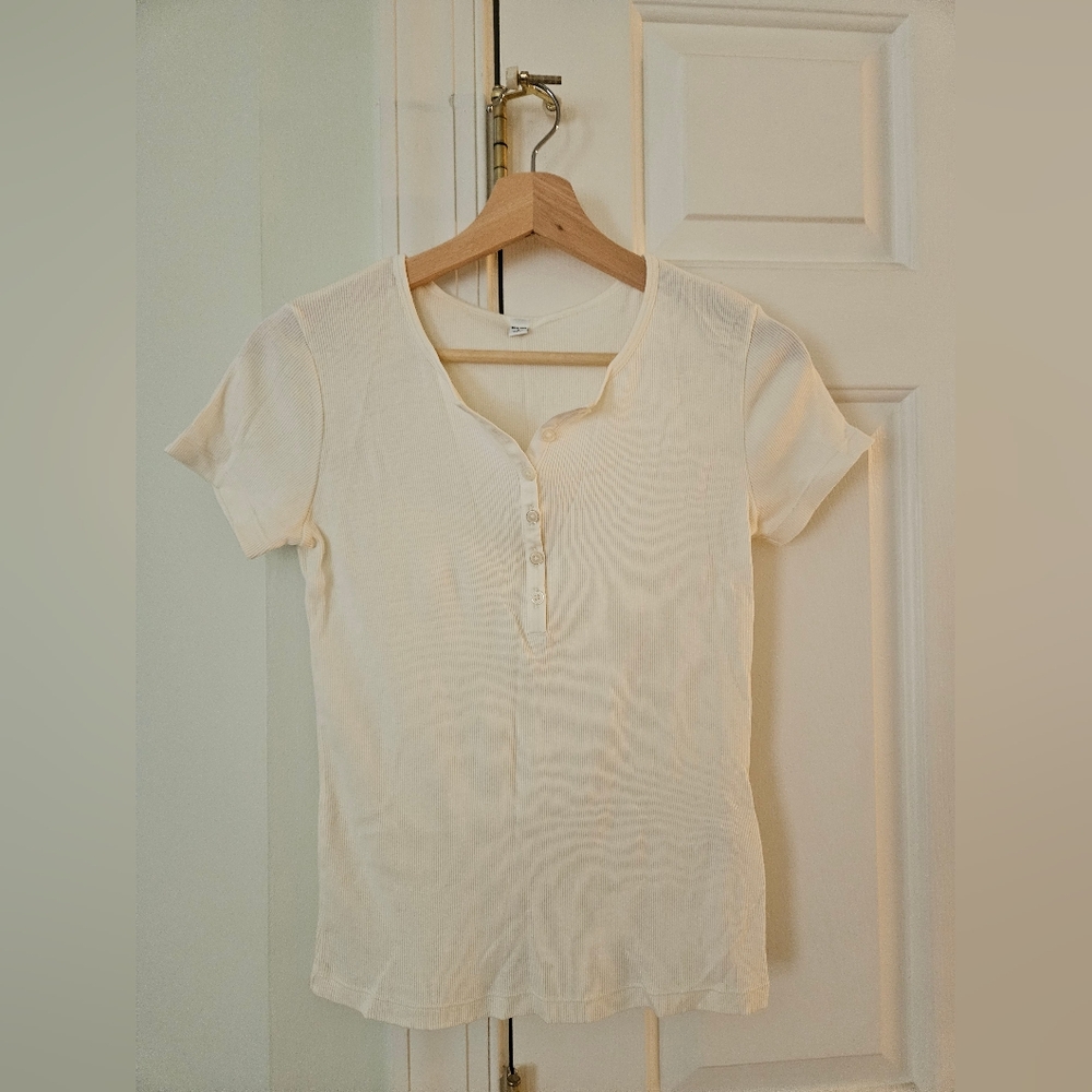 Uniqlo Cream Short Sleeve Henley Top